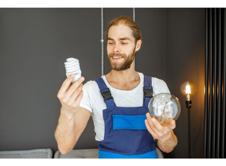 Wymiana oświetlenia na LED w domu – dlaczego warto to wykonać jak najszybciej?