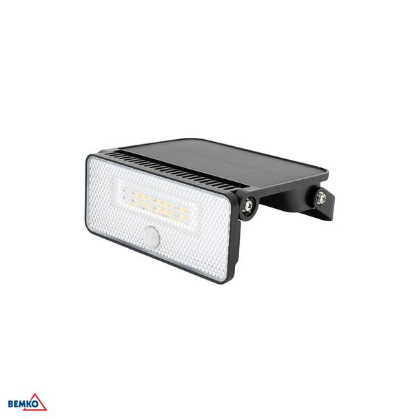 NAŚWIETLACZ LAMPA SOLARNA LED 3 barwy świecenia SOKER 8W 1000lm 3000K/4000K/6500K IP54 CZARNY Czujni C83-SOK-008BL-CCT-PIR BEMKO