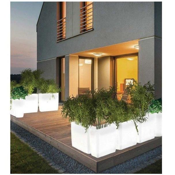 Nowodvorski lampa stojąca zewnętrzna (świecąca donica) Flowerpot M E27 biała 9712
