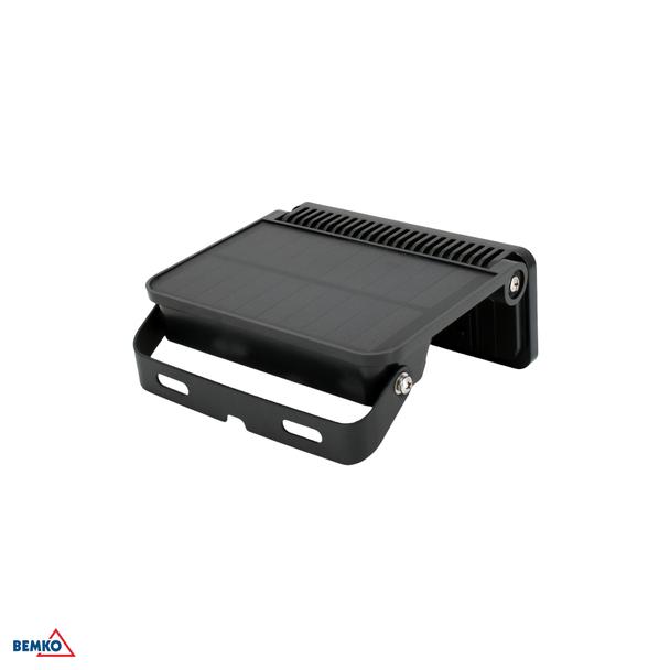 NAŚWIETLACZ LAMPA SOLARNA LED 3 barwy świecenia SOKER 8W 1000lm 3000K/4000K/6500K IP54 CZARNY Czujni C83-SOK-008BL-CCT-PIR BEMKO