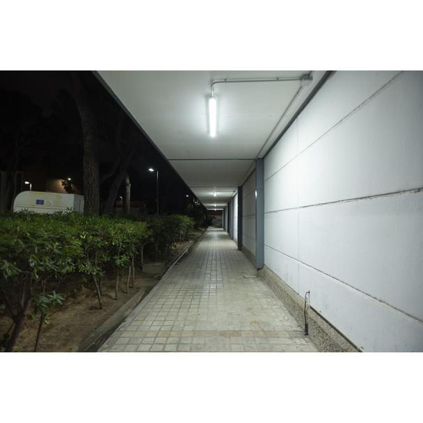 Oprawa DAMP PROOF 1500 46W 840 IP65 GY