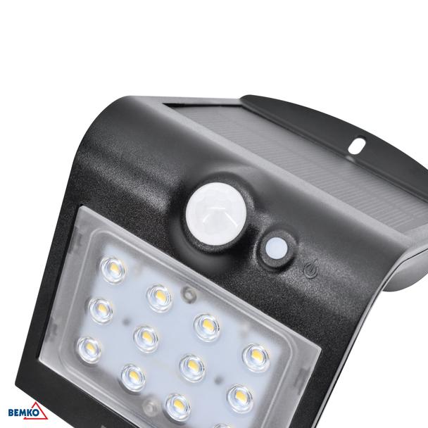 NAŚWIETLACZ LAMPA SOLARNA LED TRINGO 1,5W 220lm 4000K IP65 CZARNY Czujnik ruchu PIR C83-SOT-001BL-PIR BEMKO